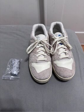 New Balance man Sneakers in Pale Pink and White with Extra Laces